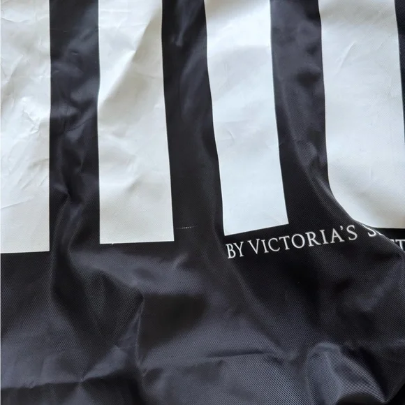 Victoria Secret duffle bag - Picture 5 of 5